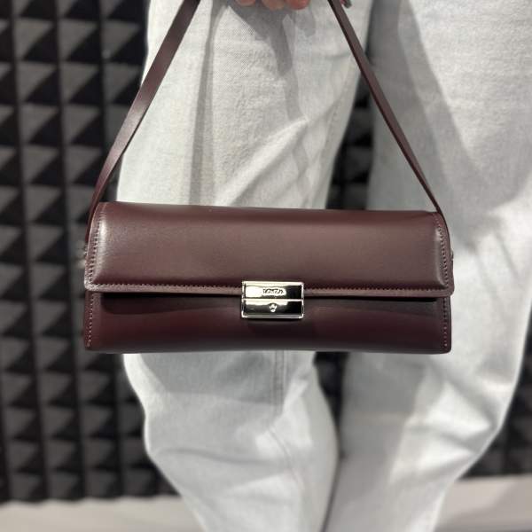 Шкіряна жіноча сумка Chocolate 5-W-1044