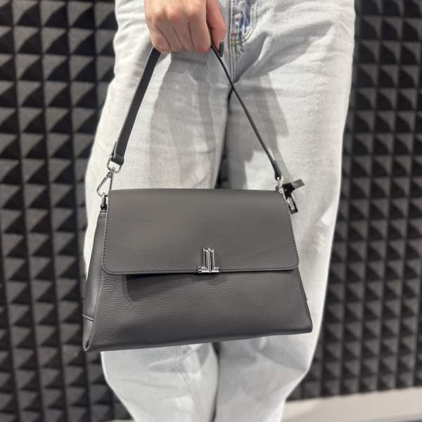 Шкіряна жіноча сумка Black 5-W-1016